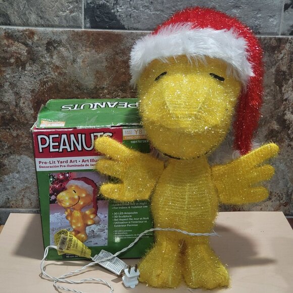 Peanuts Pre Lit Yard Art Woodstock Santa Hat Outdoor Holiday Yard Art 18" - Picture 2 of 16